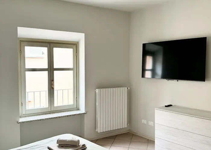 Domus アパート アルバ